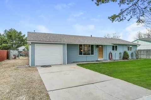 Primary Photo - 8 Canyon Dr