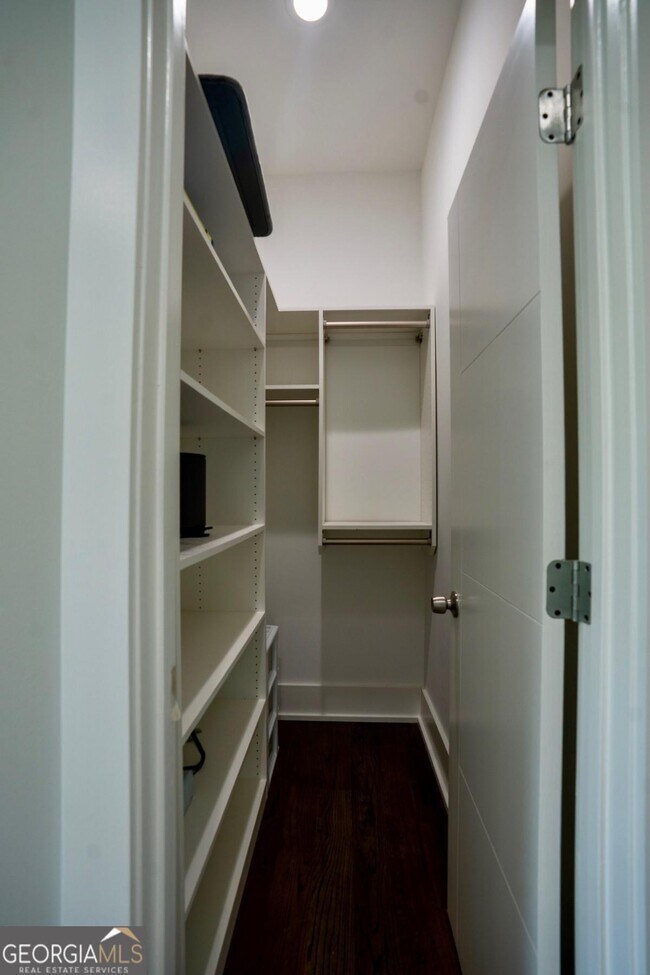 Building Photo - 1099 Vista Trail NE