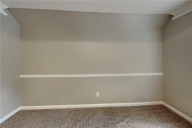 Building Photo - 3174 Vickery Dr NE