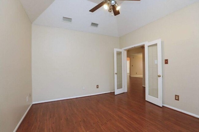Building Photo - 834 Featherbrook Ct