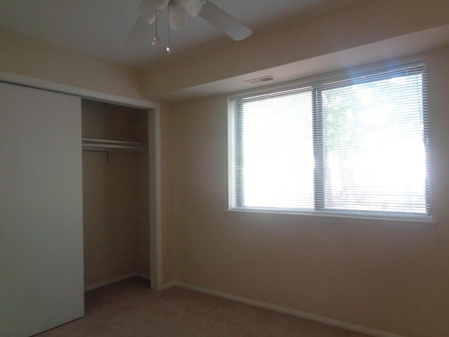Building Photo - 1204 Schaub Dr