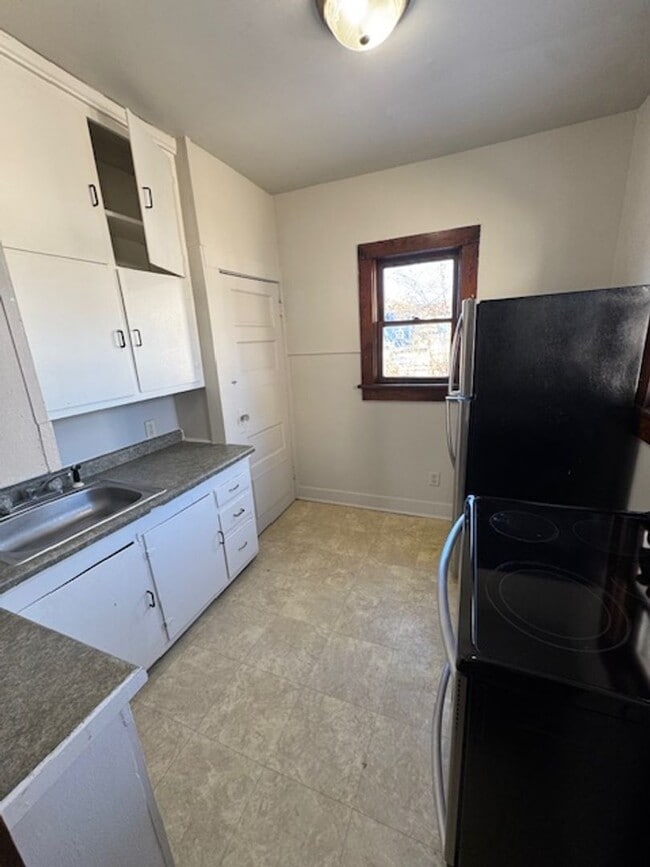 Building Photo - 3006 Reed St