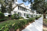 Building Photo - 340 Jacaranda Dr