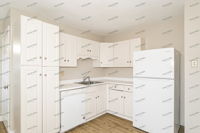 Building Photo - 12421 Pizarro Dr