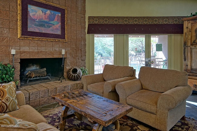 Building Photo - 6655 N Canyon Crest Dr
