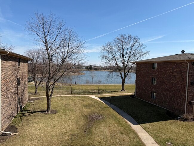 Building Photo - 5 Echo Ct