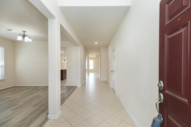 Building Photo - 7427 Boerne Creek Dr