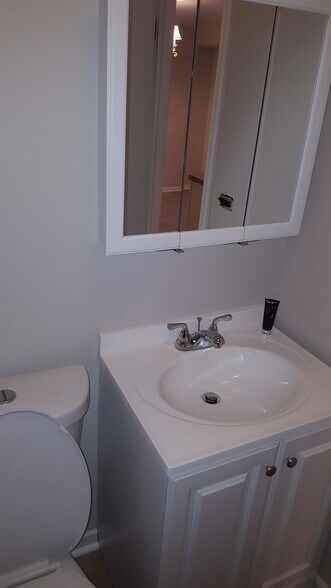 Building Photo - 2132 Rugen Rd