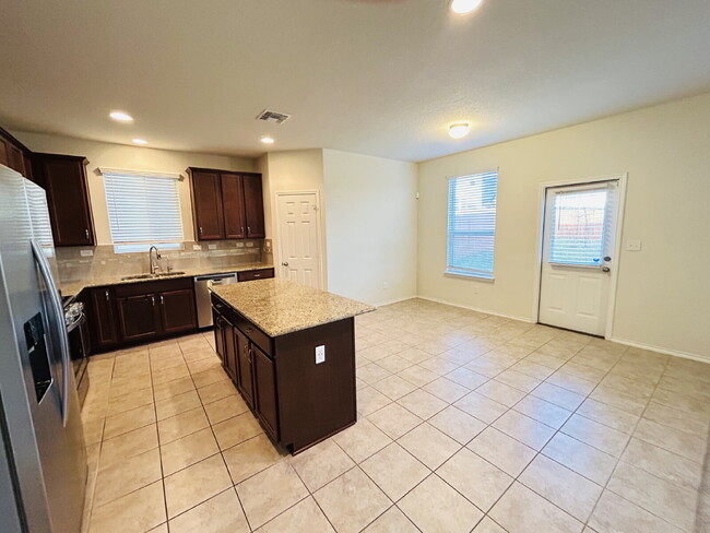 Building Photo - "Charming 3-Bed Retreat with 2.5 Baths and...