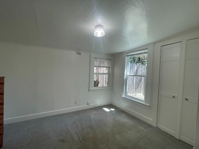 Building Photo - 501 Palmer Ln