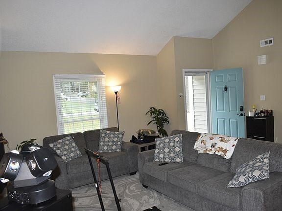 Building Photo - 2321 Oldenburg Dr