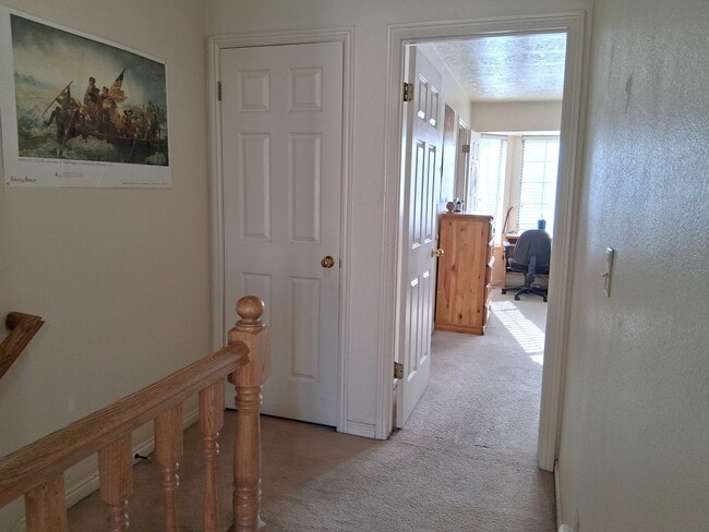 Building Photo - 565 N 300 E