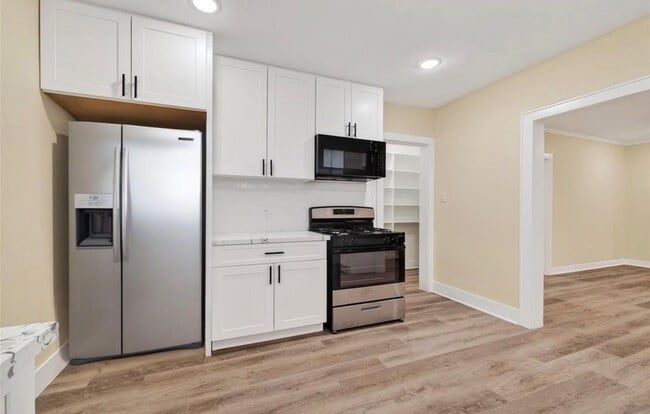Building Photo - 2725 Avenue F