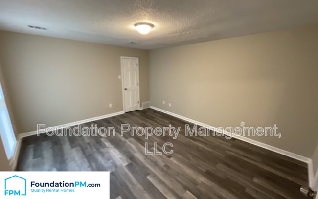 Building Photo - 5574 Blossom Ln