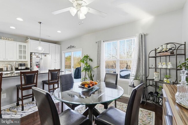 Building Photo - 9052 Isabel Ln