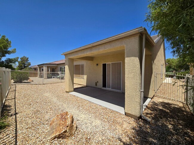 Building Photo - 3 BED / 2 BATH SINGLE STORY HOME IN SUN CI...