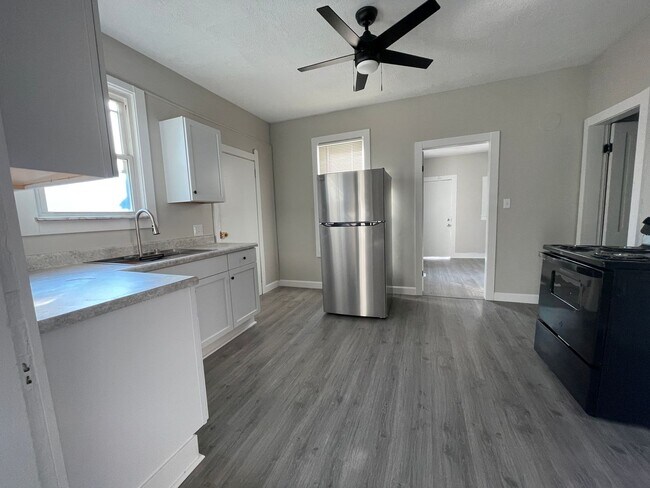 Building Photo - 3511 Memphis-Lower