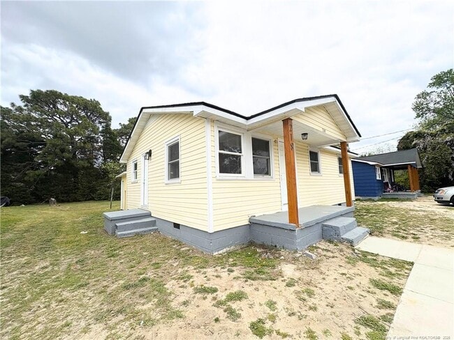 Building Photo - 218 Canady St