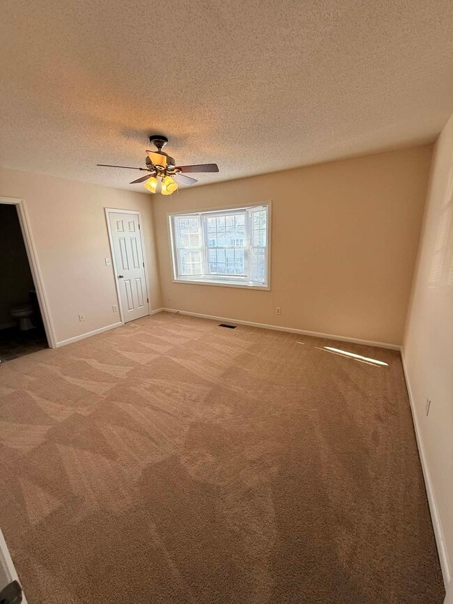 Building Photo - 1217 Cross Creek Cir