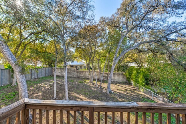 Building Photo - 3-BEDROOM HOME IN FANTASTIC ALAMO HEIGHTS ...