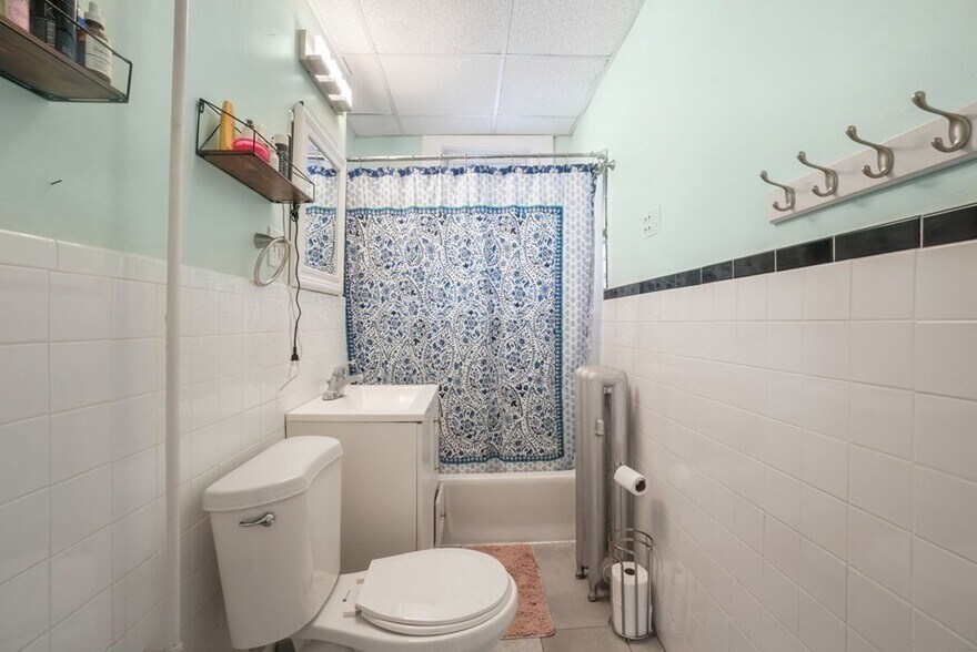 Building Photo - 33 Ridgemont St