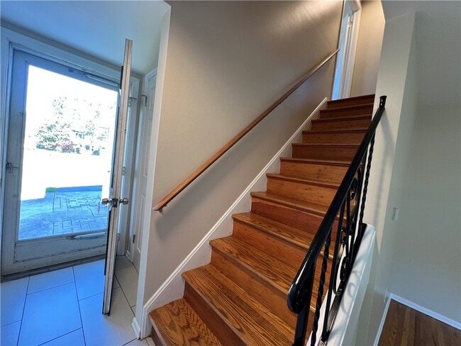 Building Photo - 1165 Whitney Road East