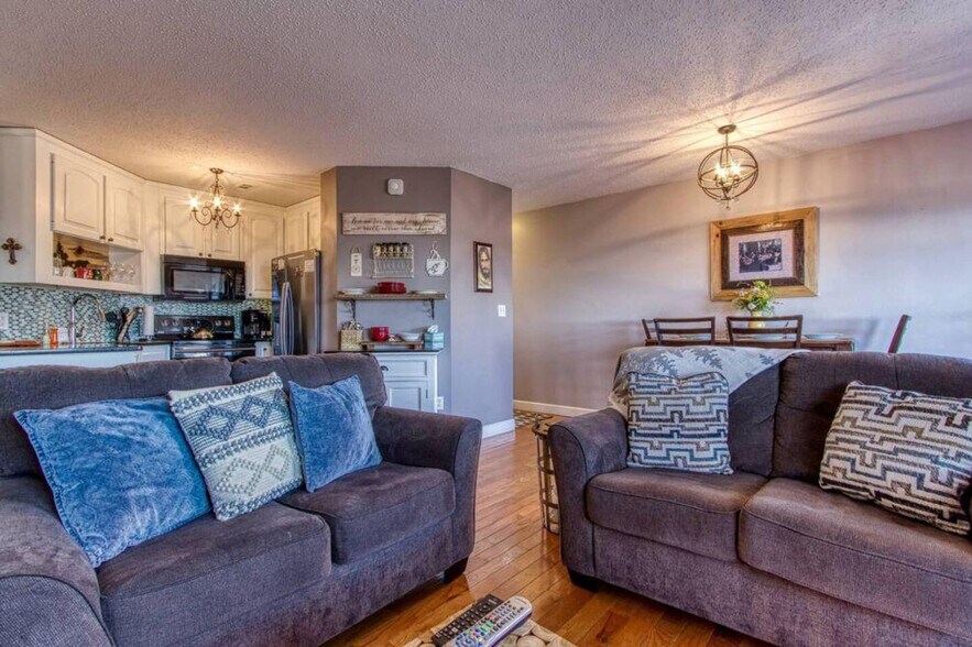 Building Photo - 1386 Ski View Dr