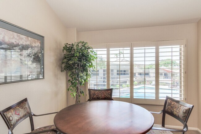 Building Photo - Condo in Cliffs Art North Mountain Community