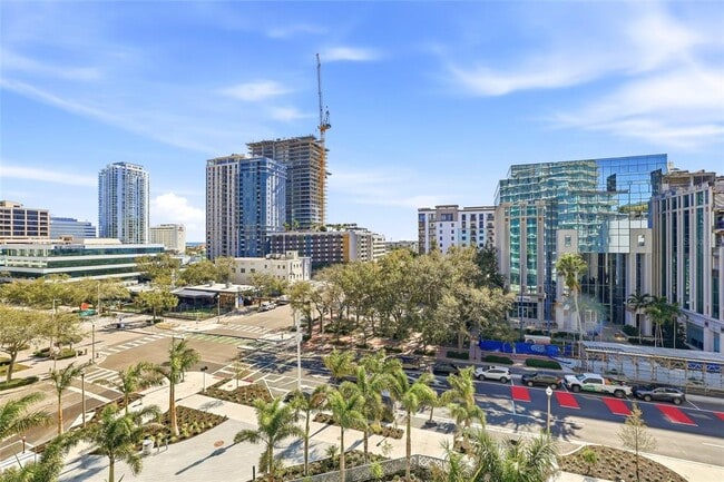 Building Photo - 400 Central Ave