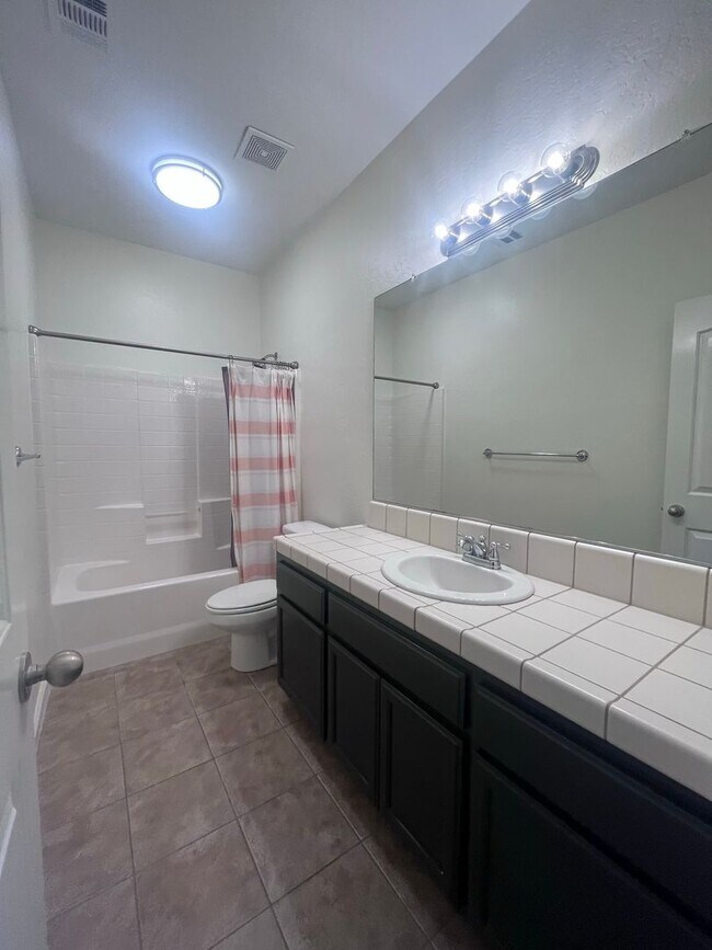 Building Photo - 2044 Stagecoach Pl