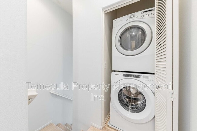 Building Photo - 31170 Sunflower Way