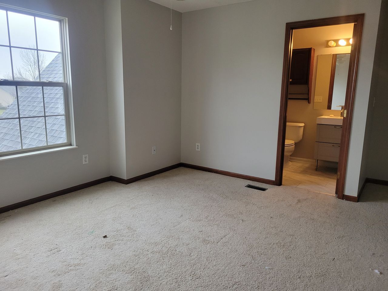 Building Photo - 8162 Chateau Ln