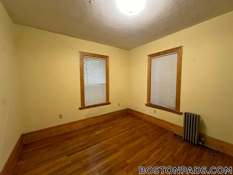 Building Photo - 137 Marcella St