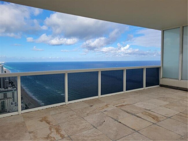 Building Photo - 1830 S Ocean Dr