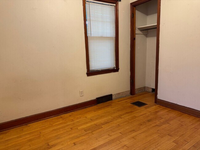 Building Photo - 2644 E Lawn Ct