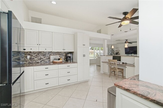 Building Photo - 560 Cypress Way E