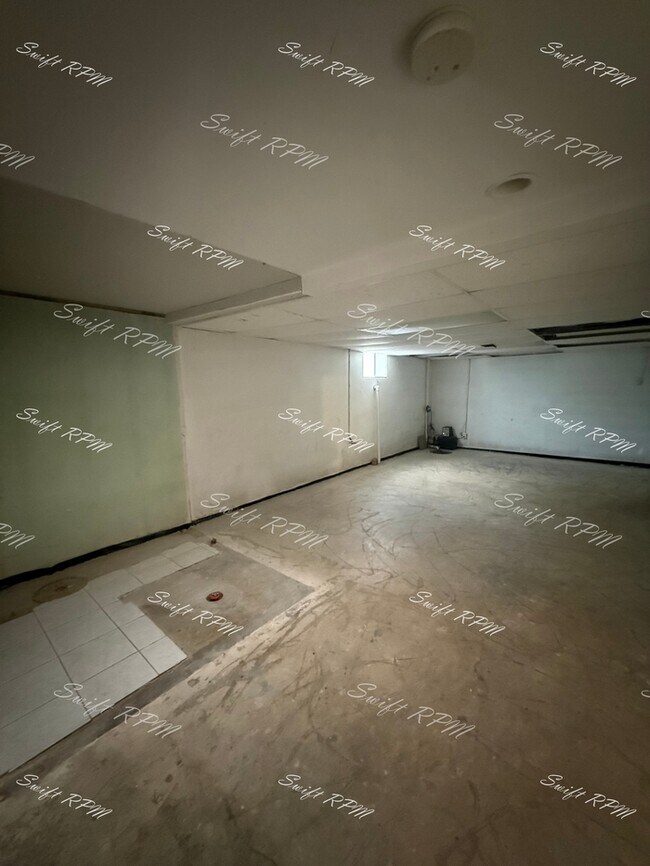 Building Photo - 9401 E 69th St