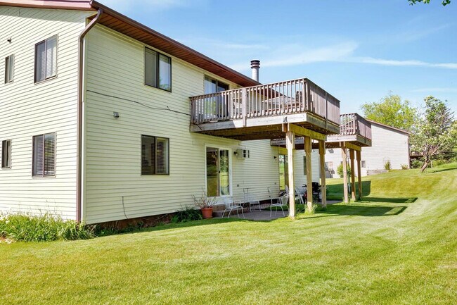 Building Photo - 6542 Bella Vista Dr NE