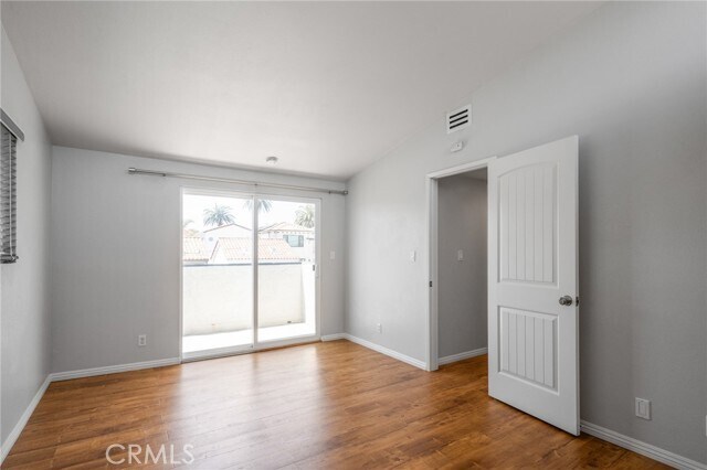Building Photo - 209 7th St