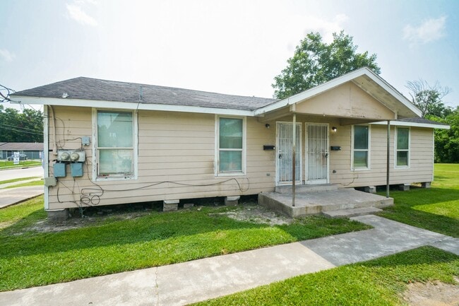 Building Photo - 6014 Collingsworth St