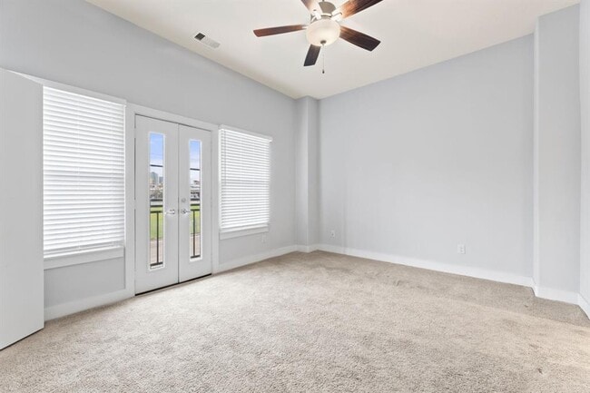 Building Photo - 4711 San Jacinto St