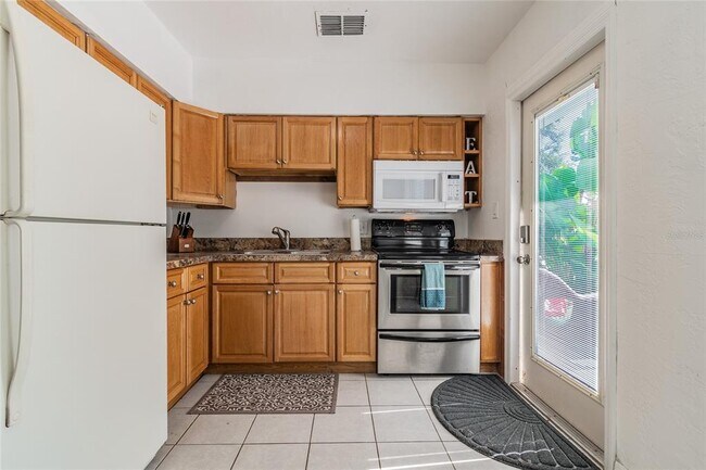 Building Photo - 607 Betmor Ln