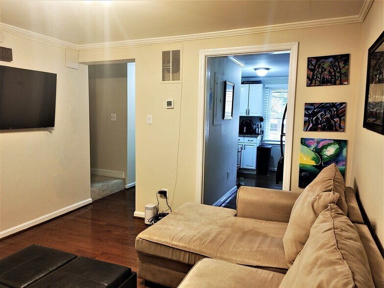 Building Photo - 1122 N Utah St