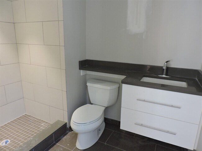 Building Photo - 40 Bow St