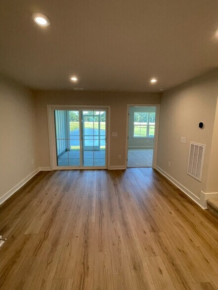 Building Photo - 2356 Elowen Ln