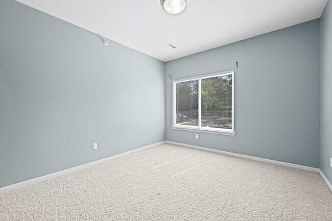 Building Photo - 3326 Hilton Rd