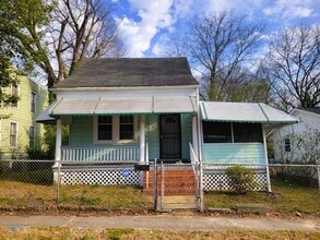 Building Photo - Remodeled bungalow in Church Hill with 3 bedrooms and 1 full bath