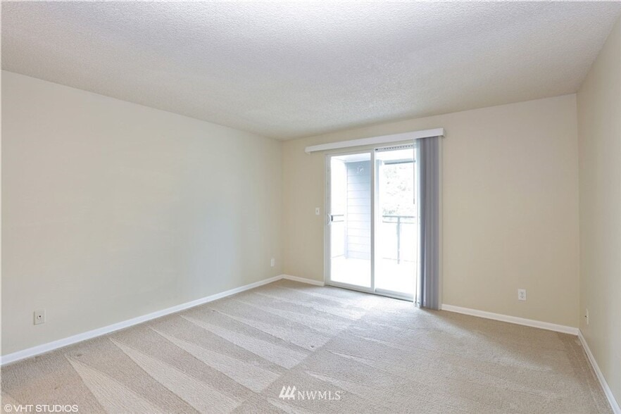 Building Photo - 2503 NE 4th St