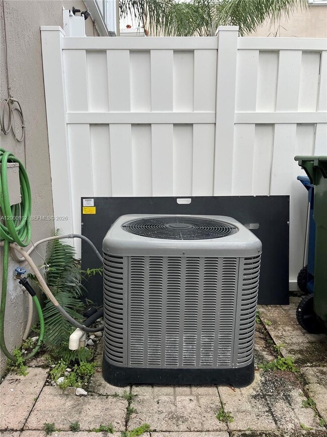 Building Photo - 171 Riviera Cir