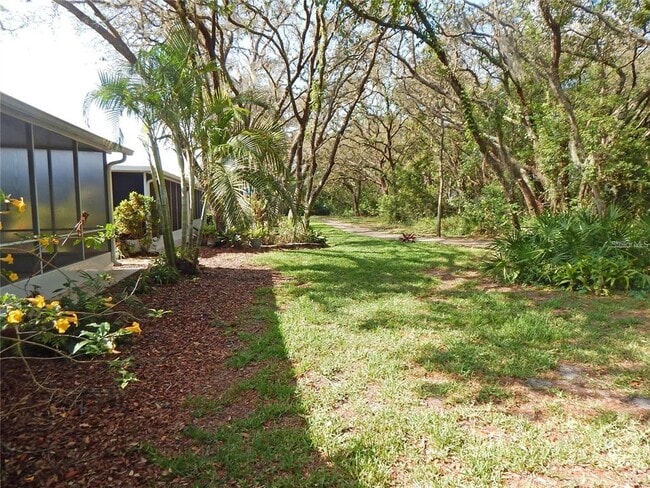 Building Photo - 5925 Sandhill Ridge Dr